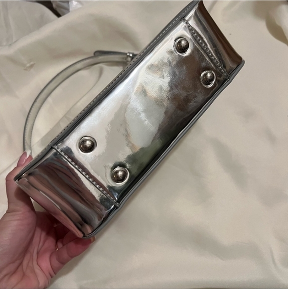 8 Other Reasons It Girl Shoulder Bag Silver Chrome NWT - Picture 9 of 9